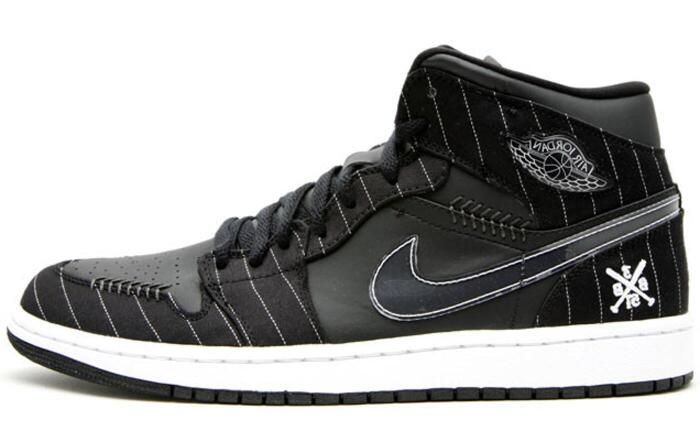 Air Jordan 1 Retro Barons Away