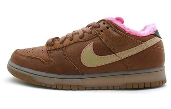 Nike Dunk SB Low Gibson Guitar Case