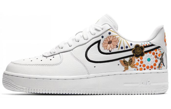 Nike Air Force 1 07 LNY