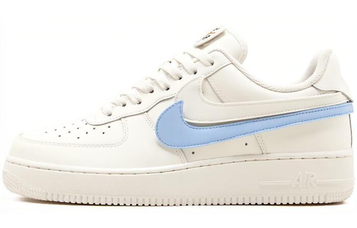 Nike Air Force 1 07 QS
