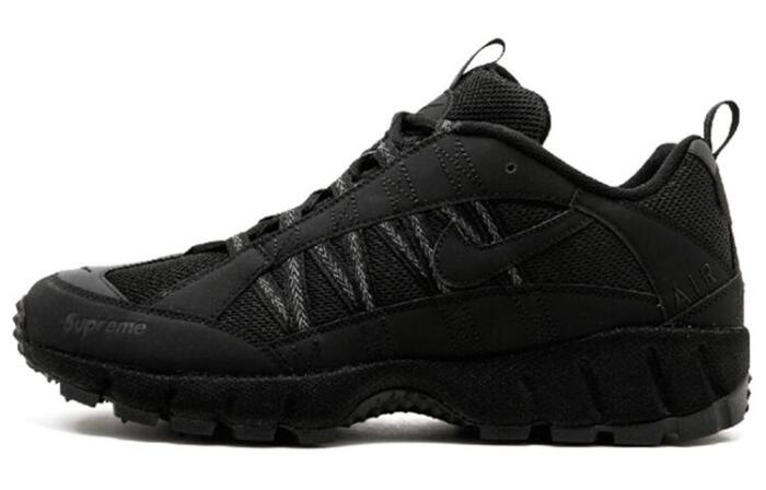 Supreme x Nike Air Humara 17 Triple Black