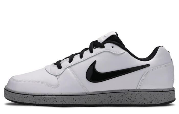 Nike EBERNON