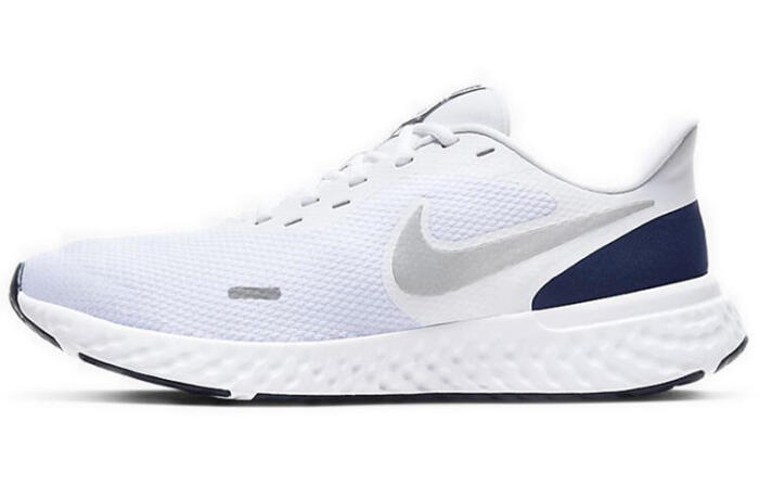 Nike REVOLUTION 5