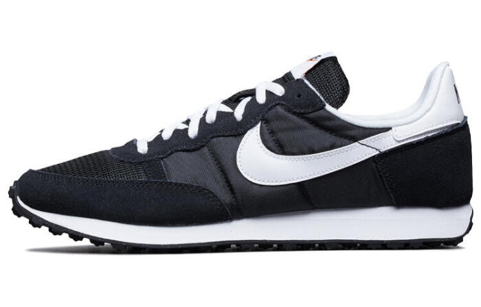 Nike Challenger