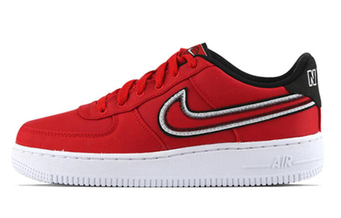 Nike Air Force 1 LV8 1
