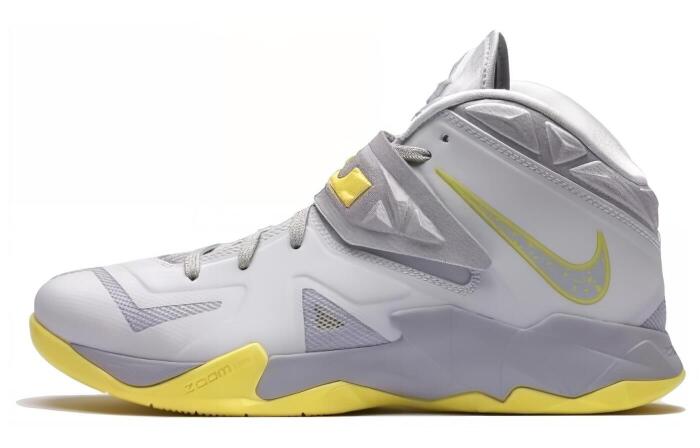 Nike zoom soldier 7