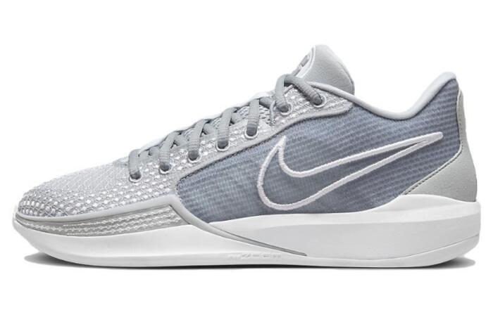 Nike Sabrina 1