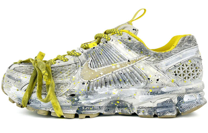 【】  Nike Air Zoom Vomero 5
