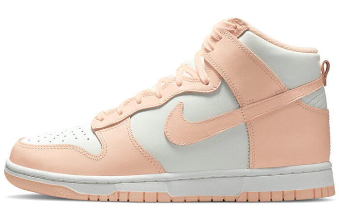 Nike Dunk "Crimson Tint"