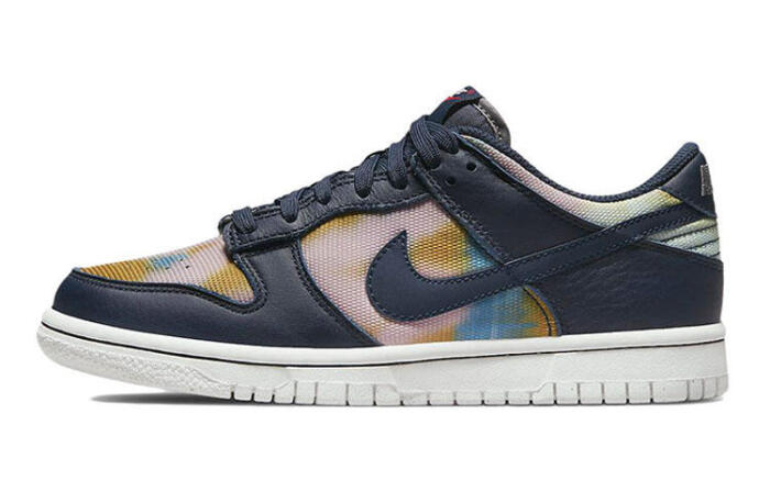 Nike Dunk SE "Graffiti"