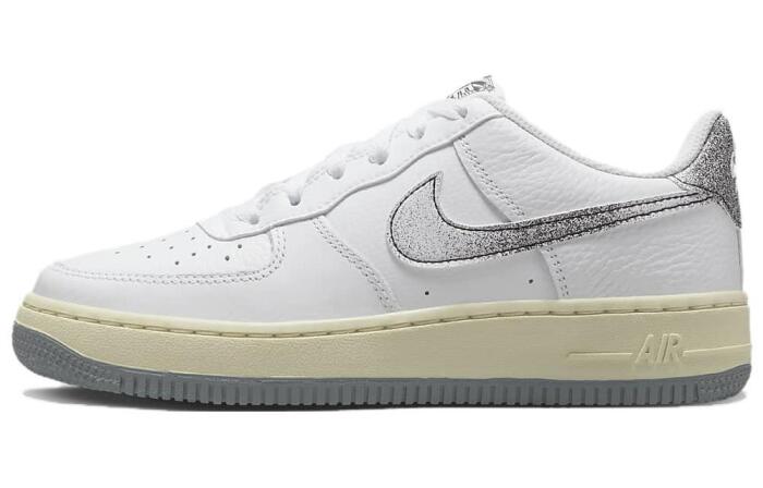 Nike Air Force 1 LV8 3