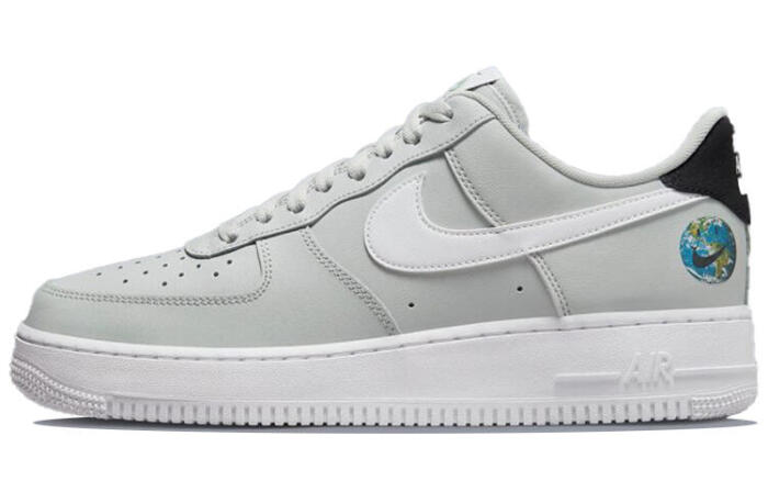 Nike Air Force 1 07 LV8 2
