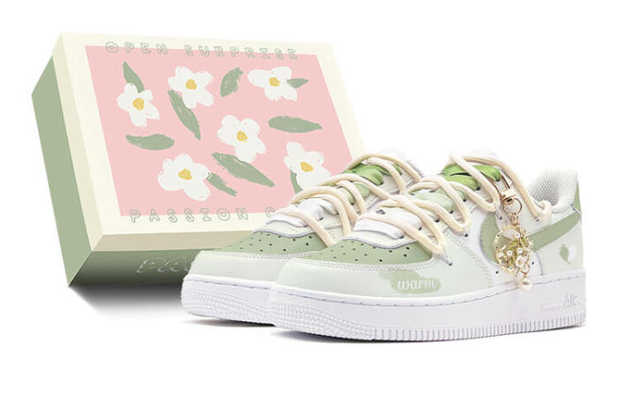 【】 Nike Air Force 1 GS
