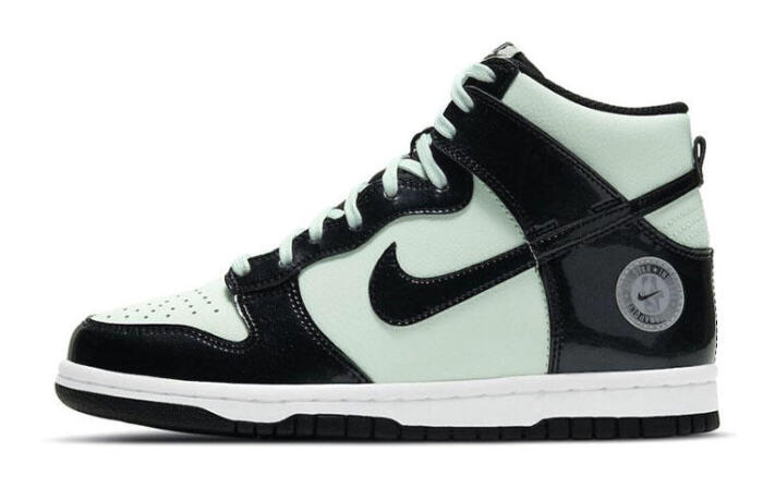 Nike Dunk "Barely Green"