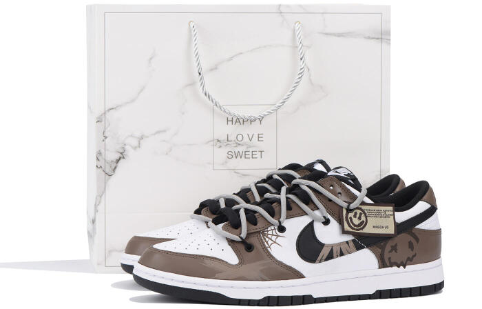 【】 Nike Dunk Low GS