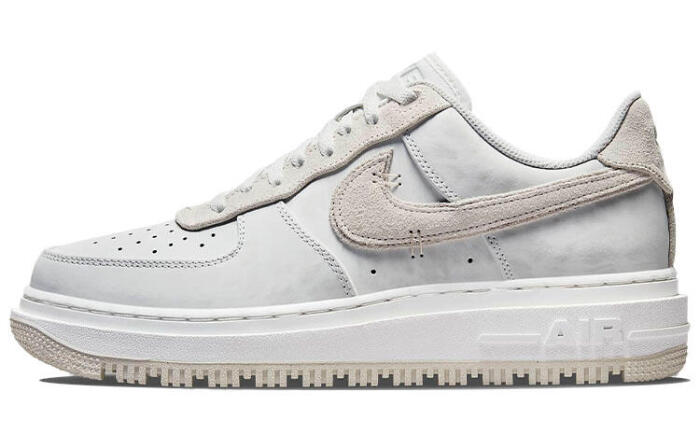 Nike Air Force 1 summit white