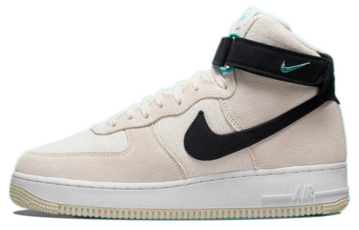 Nike Air Force 1 07 lx