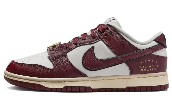 Nike Dunk Pendant "Team Red"