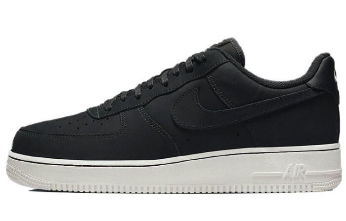 Nike Air Force 1 LX "Off-Noir"