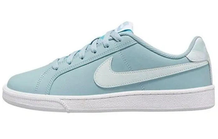 Nike Court Royale
