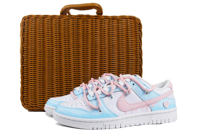 【】 Nike Dunk Triple White