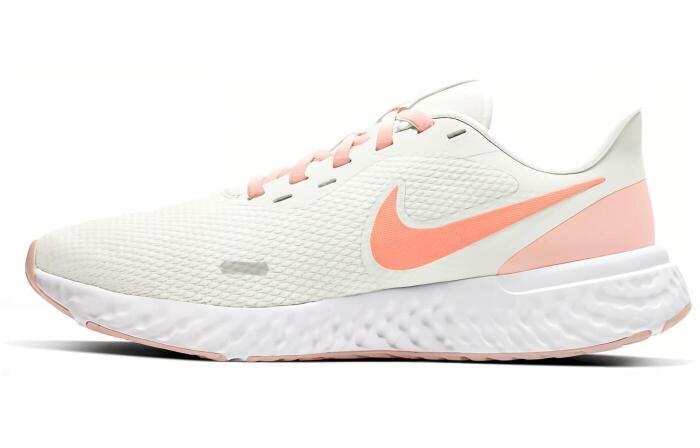 Nike REVOLUTION 5