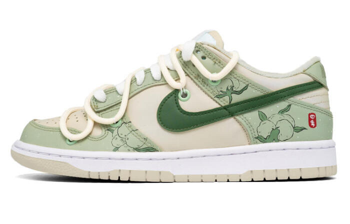 Nike Dunk Low Retro“Coconut Milk”