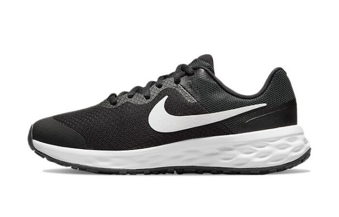 Nike REVOLUTION 6