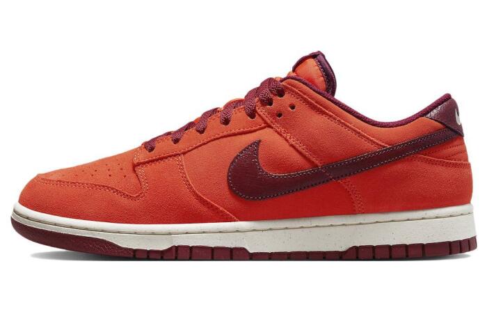 Nike Dunk "Orange Suede"