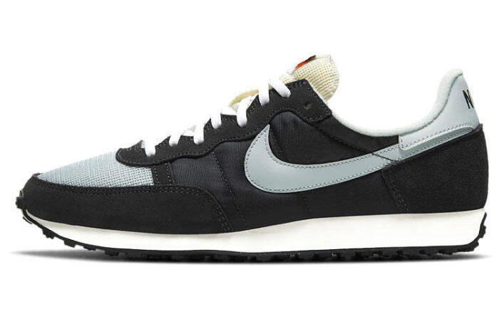 Nike Challenger
