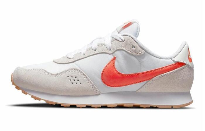 Nike MD Valiant