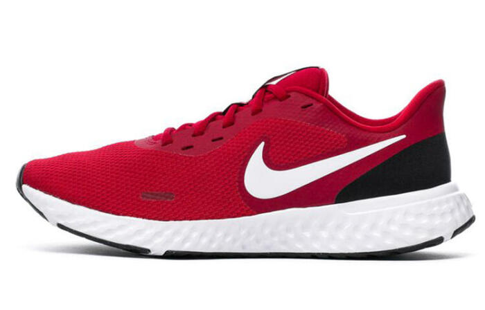 Nike REVOLUTION 5